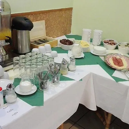 Отель Engler Hotel-etterem Мошонмадьяровар