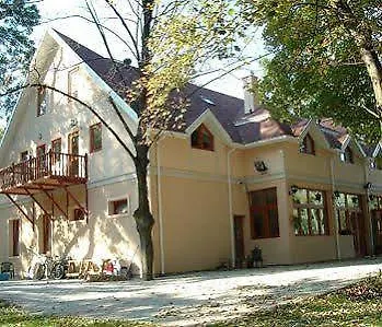 Engler Hotel-etterem Мошонмадьяровар